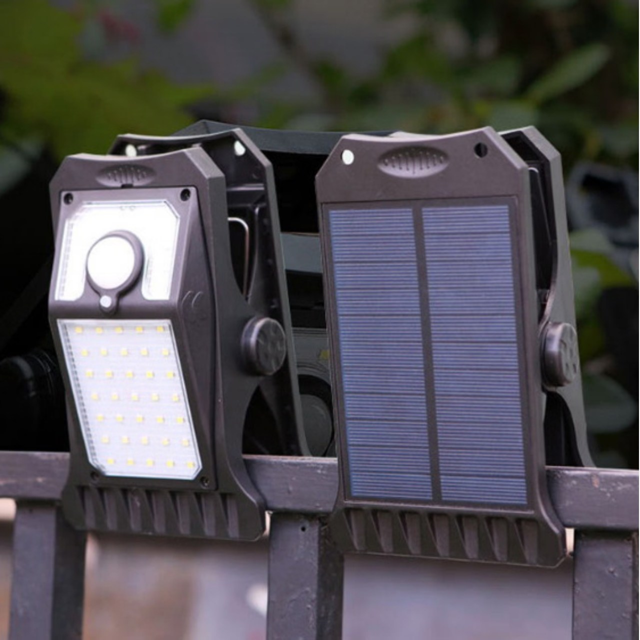 DeckClip, solární zahradní osvětlení s klipem a senzorem pohybu
